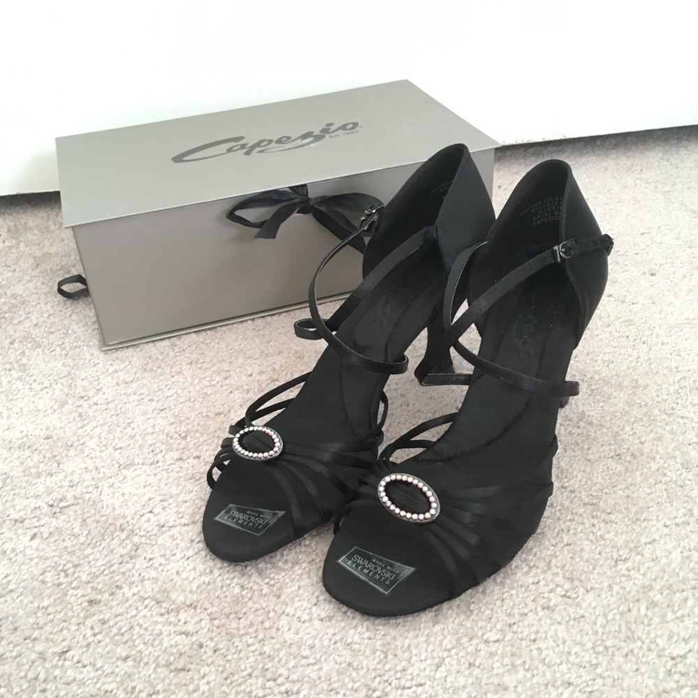 NWOT Capezio Ballroom Heels